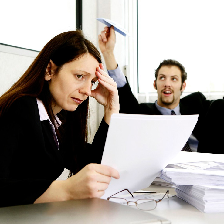 4 tips for dealing with an annoying work colleague